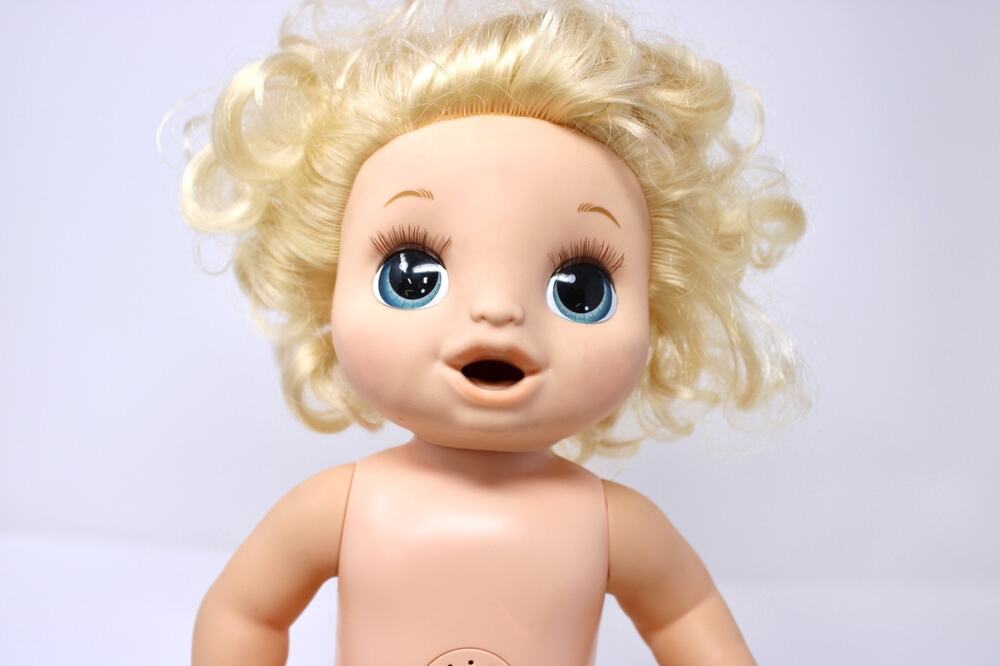 2018 Baby Alive Happy Hungry Baby Hasbro Interactive Vinyl Face Moves Mouth Head